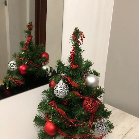 Modern Red Apartment 利沃夫 外观 照片